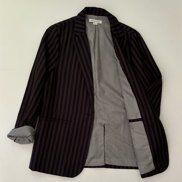 Fun striped blazer with complementing interior lining - Picture 1 of 5